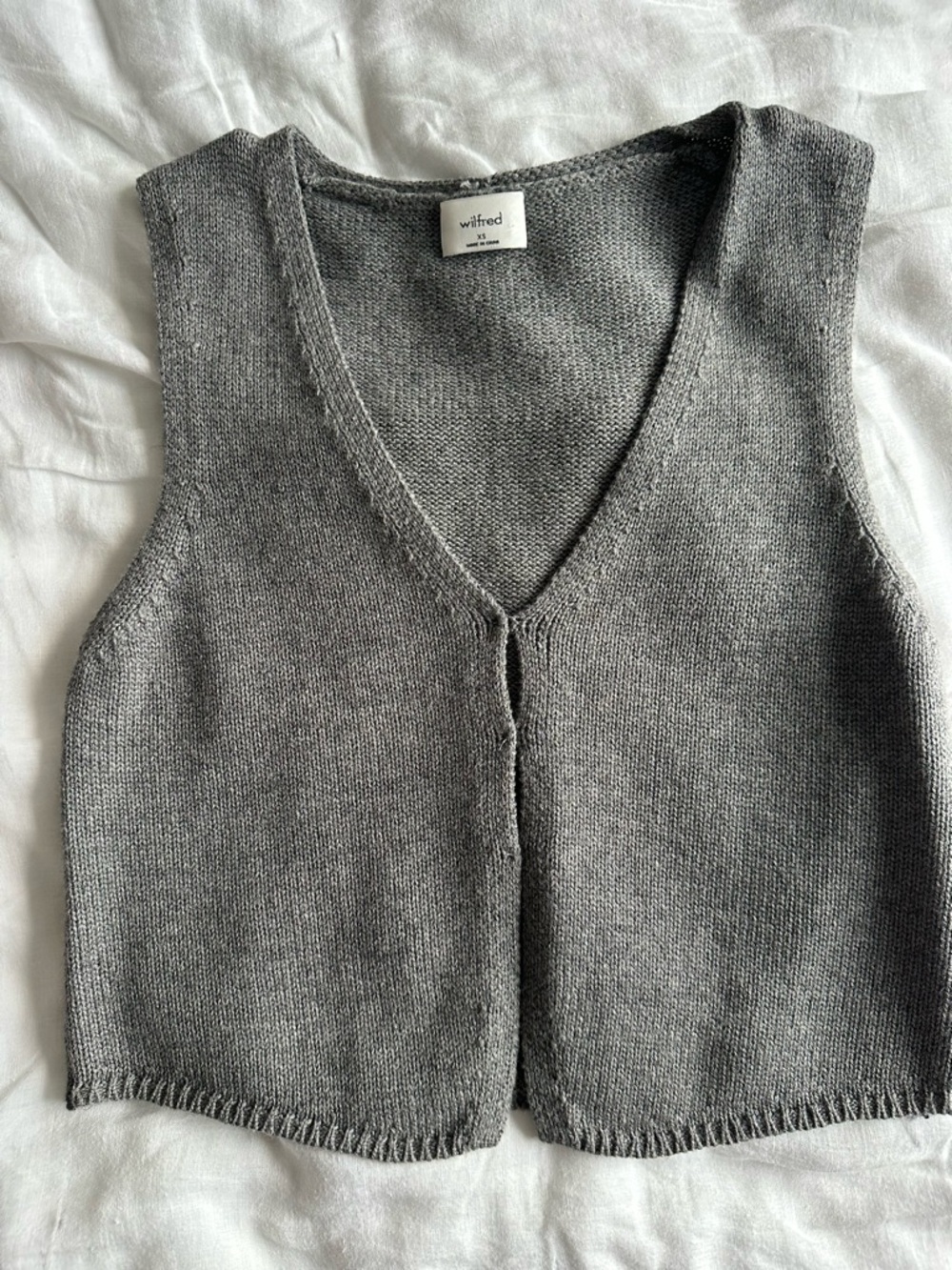 Wilfred Grey Knit V-Neck Sleeveless Top Aritzia